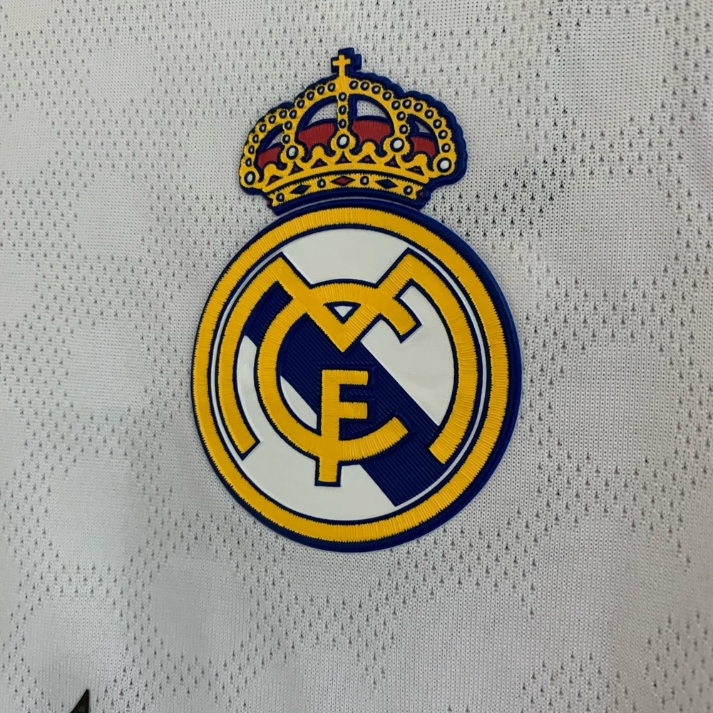 Real Madrid 2025/2026 Jerseys - Picture 7 of 15